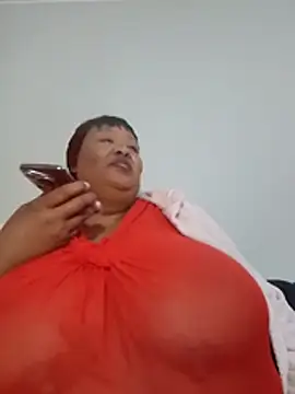 nancy111 (F milf) - Make me squit and cum on my toy