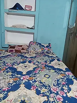 RoyalDesiCouple webcam