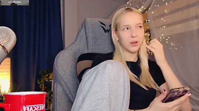 MaoqiBeverly live cam on StripChat