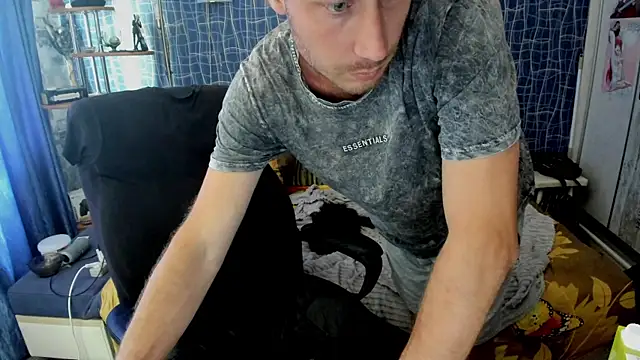 CuteBoy228 webcam