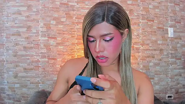 Dreams_Chloe webcam