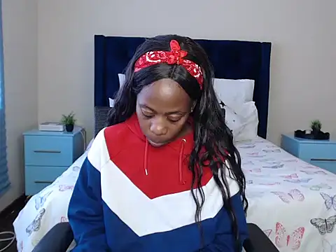 QUEENMANDYY webcam