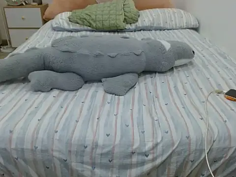 july_rosie's live room