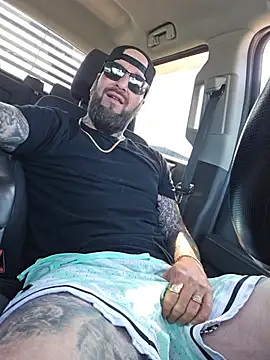 Beardedtattood webcam