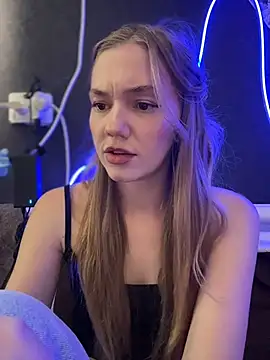 MilaMoone webcam