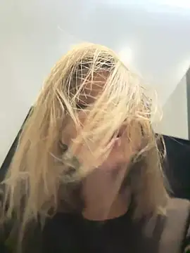 ValenciaShock live sex cam