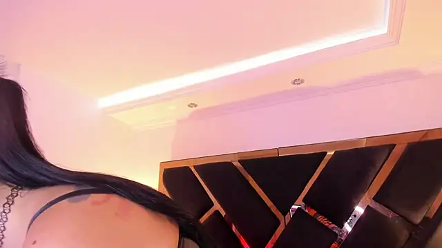 SusanVilla live cam on StripChat