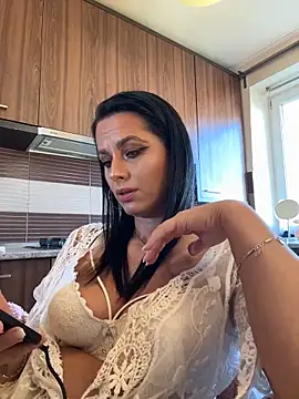 Hotmomcheckk_ webcam