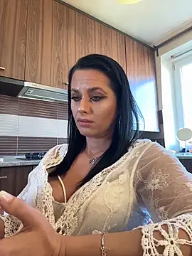 Hotmomcheckk_ webcam