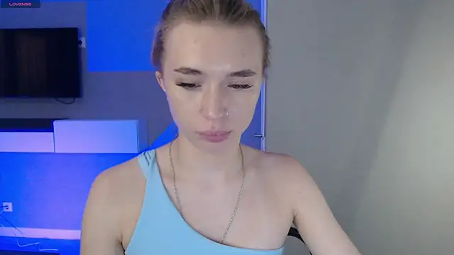Emily_Hartt webcam