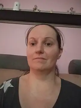 BustyLadyAlma webcam