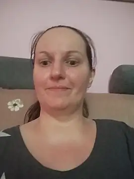 BustyLadyAlma webcam