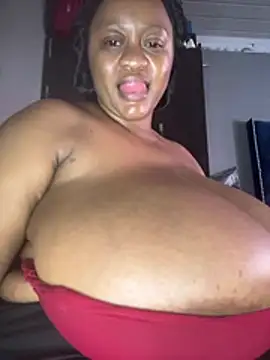 Chubbykarisma27 live cam on StripChat
