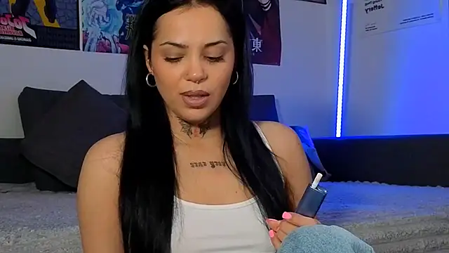 KiraQuinn1 webcam