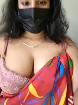 hot_alicee (F young) - boob show