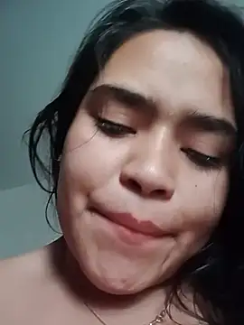 Violett_Cinnamon webcam