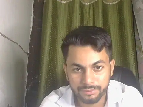Stubborndesiboy live cam on StripChat