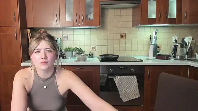 HotCaramellsTV webcam