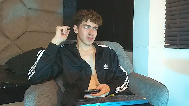 Tyler_Mcrey live sex cam