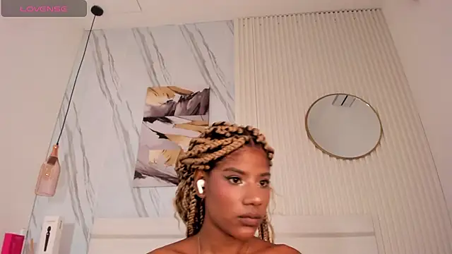 Afro_Luna webcam