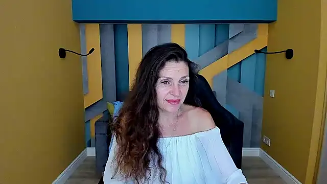 EllaLong webcam