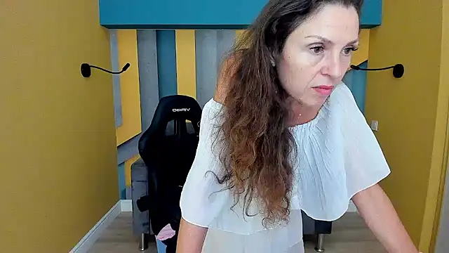 EllaLong webcam
