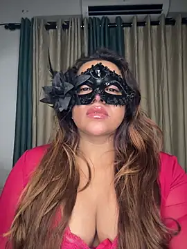 Zaralanson live cam on StripChat