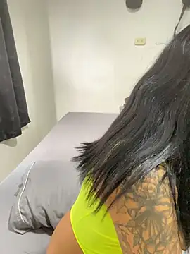kiaradolls live cam on StripChat