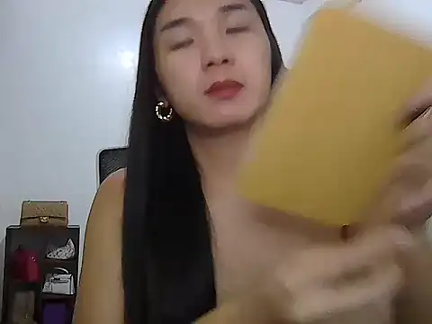 XxSensationSelena18 webcam