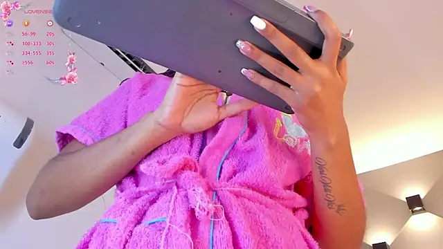 Emely_Deluxe webcam