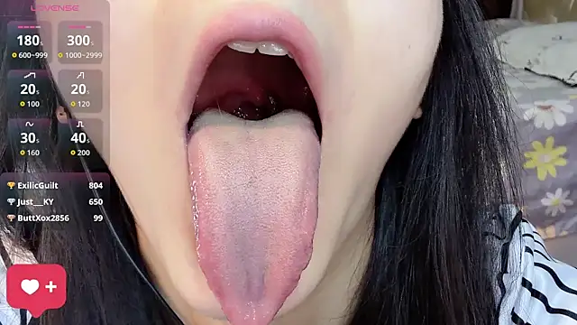 Queenbb88 live cam on StripChat