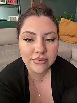 CurvyKimmy1 webcam