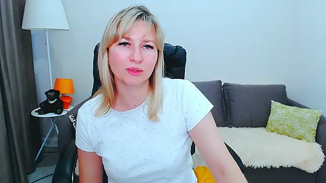 Incredible_Ariela webcam