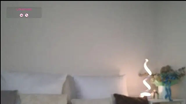 chloi_hes webcam