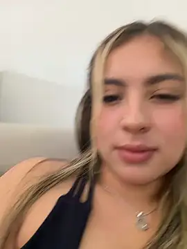 Cloee_Rainbow1 webcam