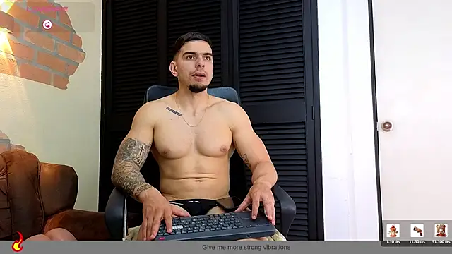 Josh_miller01 live cam on StripChat