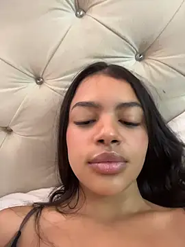 Megan_Hillss_ live cam on StripChat