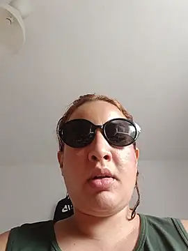 Xiomara_fiery webcam