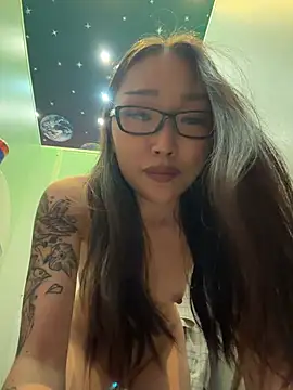 trytomakememoam webcam