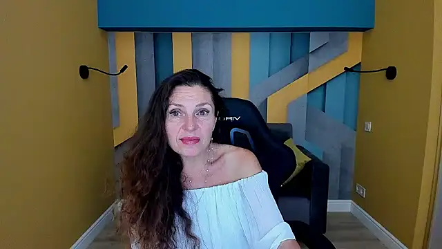 EllaLong webcam