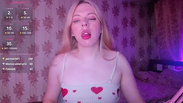 Cutie_Bambi webcam