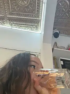 Yasmina_Noir webcam