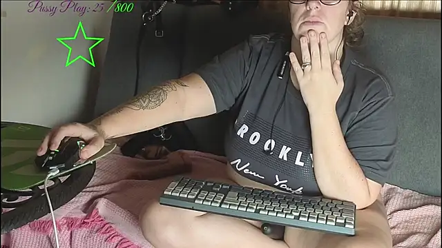 JadeStarUK webcam