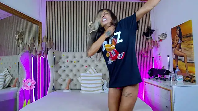 PlayfulShow webcam
