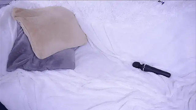 NelleMihalko webcam