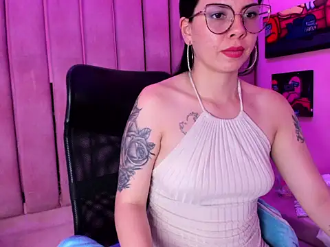 Chloe_Crysstal webcam