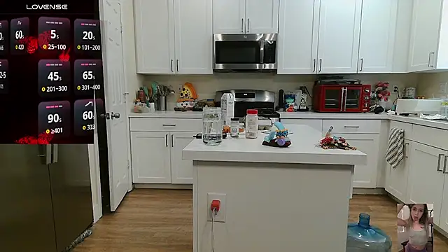 Blondiewithanass webcam