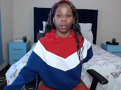 QUEENMANDYY webcam