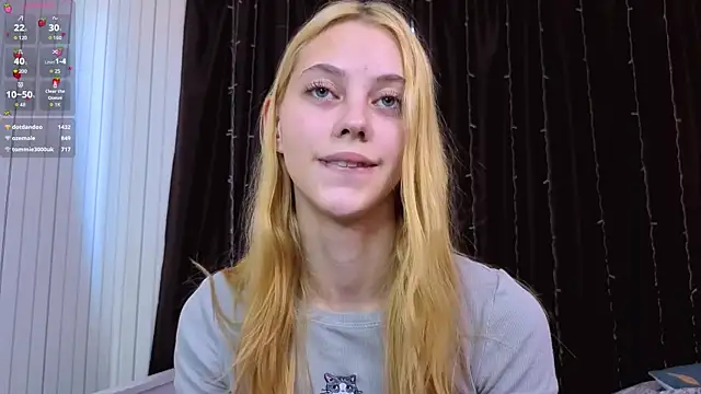 HarriettKitty live sex cam