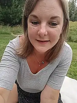 SwedishJennifer webcam